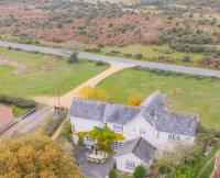 Beautiful Country House with Forest View & Garden - B&B