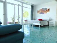 Camera Matrimoniale con Vista Giardino