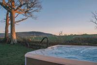 Hycemoor Escape-Private Hot tub - B&B Corney
