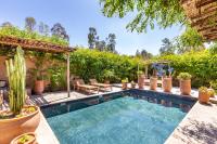 Cute and Private Villa - 10mn from dowtown - Fiber - B&B