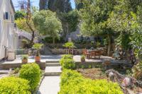 Apartamento de 2 dormitorios con vistas al jardín