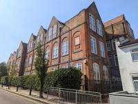 Bright and Spacious Victorian Conversion Apartment - B&B