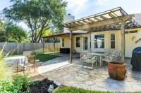 Cozy 3BR Retreat with Outdoor Dining & BBQ Grill - B&B