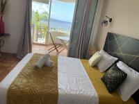 One-Bedroom Apartment with Sea View