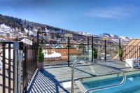 KBM Resorts Walk to Ski Lift Easy Elevator Access Main St Com Hot Tub Restaurants Views LLC-103 - B&B