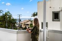 Headland Horizons Rooftop Retreat in Alex - B&B