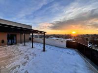 Unique Cozy Penthouses with Terrace and Suceava Magic View - B&B