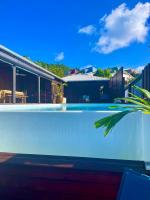 Villa tout confort VUE SUR MER avec piscine - Proche plages ! - B&B Deshaies