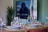 EDLER WOHNRAUM Schwanenteich-Penthouse mit Seeblick-Dachterrasse, Garage, Grill, Siemens-Kaffeevollautomat, Klima, Lift & WLAN 701 Mbps - Chambres d'hôtes Zwickau