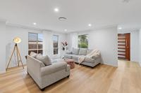 Stunning 5BR Big Modern Home with Parking Malls and Parks - Ferienwohnung