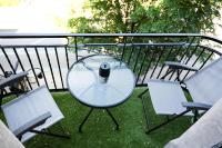 #5 - Spacious 3Bds - Self Check in - Plateau - St-Denis - AC - TV - Bed and Breakfast Montréal