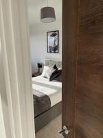 Old Trafford 2 Bed 2 Bathroom - B&B