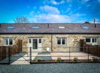 Tractor Shed, seaside cosy cottage for 4 - B&B