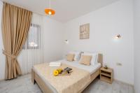 One-Bedroom Apartment with Balcony
