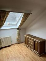 Zentrale, charmante DG-Wohnung - Chambres d’hôtes
