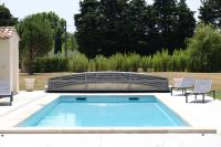 typical provencal mas with heated pool, 10 people, in the countryside of cavaillon, luberon, provence. - B&B Cavaillon