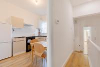 Spacious 2BD Flat Short Walk from ExCel London - Ferienwohnung