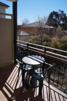 Vail next to coffee mecca - B&B Canberra
