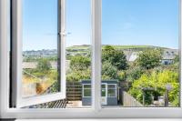 Modern House in St Agnes Parking & Garden - B&B St Agnes