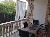 Apartments Casa Tea close to the Queen Beach- by TA Leut Agency - Chambres d'hôtes Privlaka