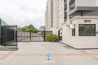 Apartamento a 150 M DA PRAIA com SACADA, WI-FI, PISCINA, PORTARIA 24h, PLAYGROUND e vaga de GARAGEM - Chambres d'hôtes Bugres