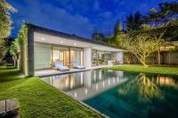 Beachfront Villa Nakar Two - Bed and Breakfast Jimbaran