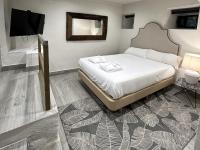 Deluxe Double Room with Shower