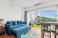 Suite con cama extragrande y vistas al mar