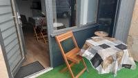 STUDIO avec Terrasse et Parking, proche Tours - B&B