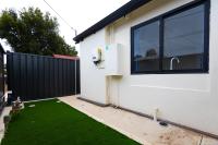 Glenelg Modern Studio, QBed,Wifi - B&B