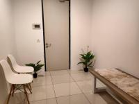 NEW! Luxurious Spacious 3BRs Sunrise Gurney Stay - B&B