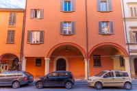 Pinacoteca - Art Behind the 2 Towers - B&B