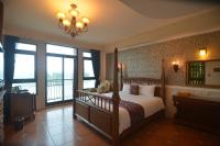 Queen Room with Balcony