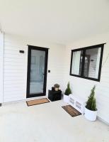Kamer met Queensize Bed en Gedeelde Badkamer