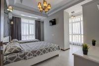 Two-Bedroom Deluxe Apartment with Garden View