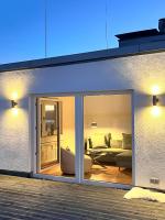 Penthouse Wolkenplatz 55 qm -- große Dachterrasse, kostenfrei Garage und WLAN, EBK, Smart TV, Haltestelle Stadtbahn 100 Meter -- perfekt für Geschäftsreisende und Familien - B&B