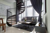 1207 The Apple Melaka 8Pax 3min JonkerSt - B&B
