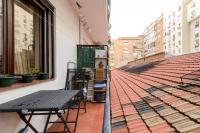 Modern Condo in Goya with Balcony - Retiro park - B&B Madrid