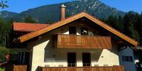 Apartment with Mountain View