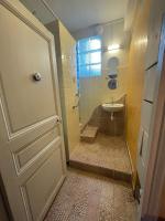 Tweepersoonskamer met Gedeelde Badkamer