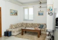 Balchik Sea View Escape 5BR Luxury with Hot Tub & Free Parking - Bed and Breakfast Balchik