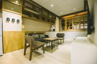 許家古宅 4-6人包棟民宿 依訂購人數給房間 西門圓環晚上十點到早上八點停車免費 - Chambres d’hôtes Tainan