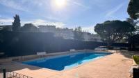 L'Azur - Apt de Standing - Piscine - Parking - B&B