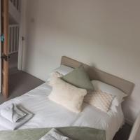 3 Bed Home sleeps 6 in Heart of Cardiff Free Parking - Chambres d'hôtes Cardiff