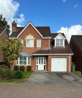 Spacious four bed detached home in Nottingham - B&B