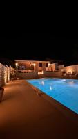 Villa MM Stankovci with heated pool, sauna, jacuzzi - Bed and Breakfast Stankovci