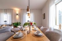 Stilvolles City-Apartment I WLAN l Küche I Zentral I 8P - Chambres d'hôtes Schwarzenberg