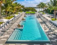 Modern Miami Suite - Pool Access in Prime Area - B&B Miami