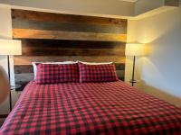 Slope-side Snowshoe Village Condo - Ferienwohnung Snowshoe