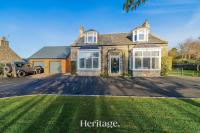 Blythewood Aberdeenshire Luxury Lodge with Hot Tub - Chambres d'hôtes Kemnay